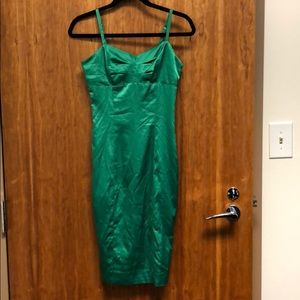 Beautiful Green Silk dress. Just needs steamed!